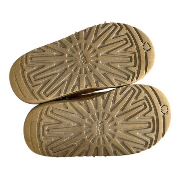 Unisex Kids UGG Bailey Button 5991T Suede Faux Fur Lined Snow Boot Size 11 Brown - Picture 5 of 6